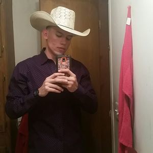 Meet your Posher, Ernesto